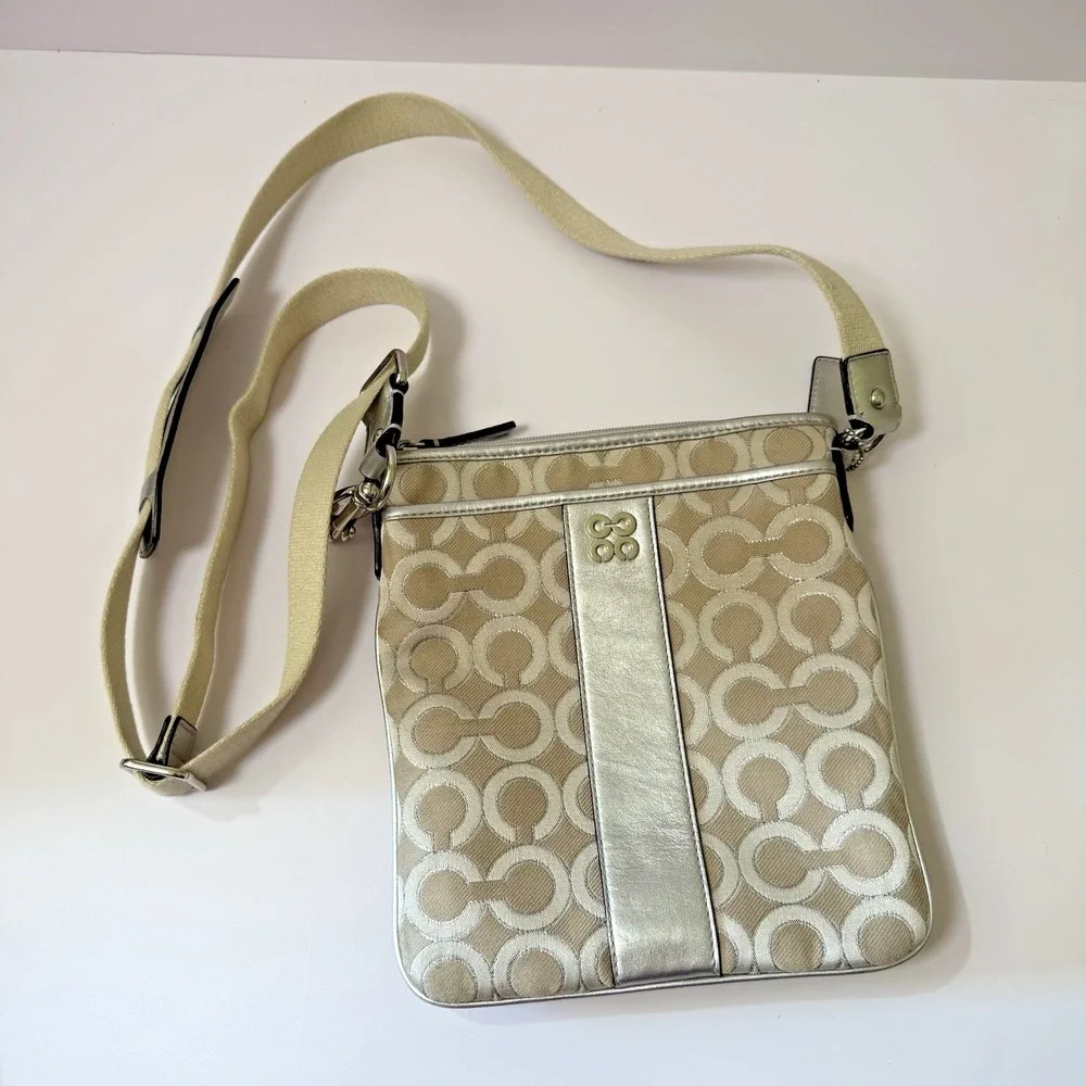 Coach Op Art Signature Crossbody Bag Tan Silver Metallic Leather Swingpack Purse
